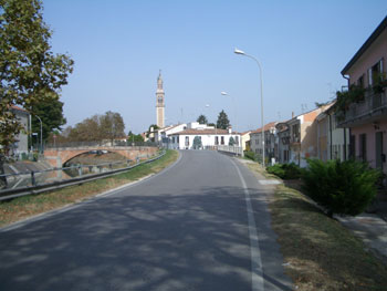 Contrada del Ponte de i Capuzini a Lendinara.