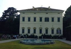 La Vila fata costruire da la contessa Isabella Velo tel 1827-1831.