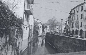 La boveta de Santa Chiara, dove che Gaspare Gozzi ga tentà de suicidarse in te ’l 1777, ma el se ga salvà par la poca aqua che ghe gera nel canale.