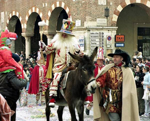 Do significative imàgini del Carneval veronese 2012.