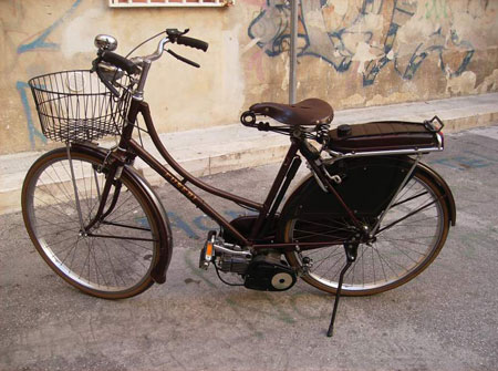 I pi sioreti de laoro, pochi, i gavèa on motorin tacà a la bicicleta, el moschito a rulo…
