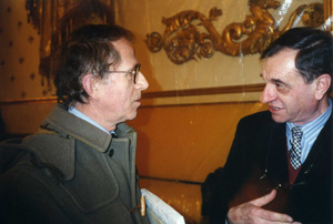 El poeta Fernando Bandini con Mario Klein, el 6 febraro 1996 in Sala Rossini del Pedrocchi, a Padova. (foto LuPe)