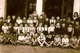 Ano scolastico 1947-48. La maestra Odina co i so scolari.
