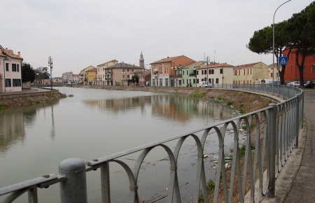 El ramo el Canal Bianco che traversa Adria.<br />
