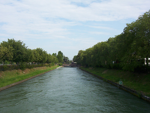 El canale Camuzzoni a Verona, teatro de le macabre scoperte.