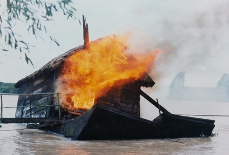 El mulin su l’Àdese, a Rotanova, distruto dal fogo. (foto del Comitato Cittadino de Rottanova)
