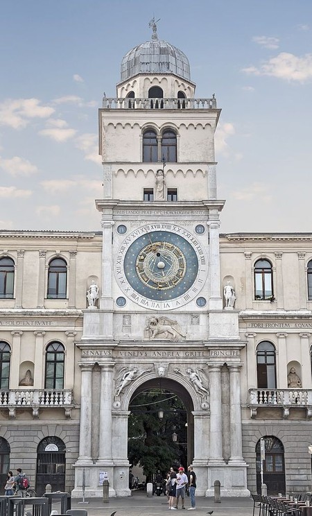 La Tóre de l’Orologio in Piazza dei Signori a Padova.