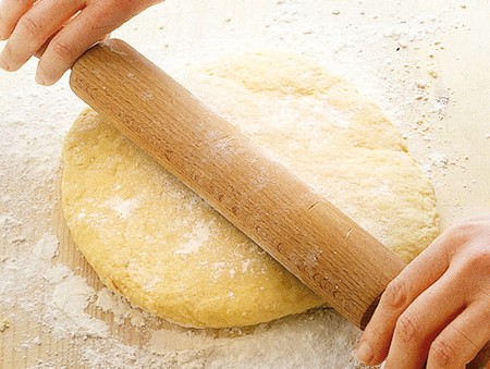Se massaja ’a pasta pa farla vegnere senpre pi fina.